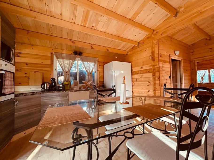 Chalet Bois Jacuzzi Bessan Exterior photo
