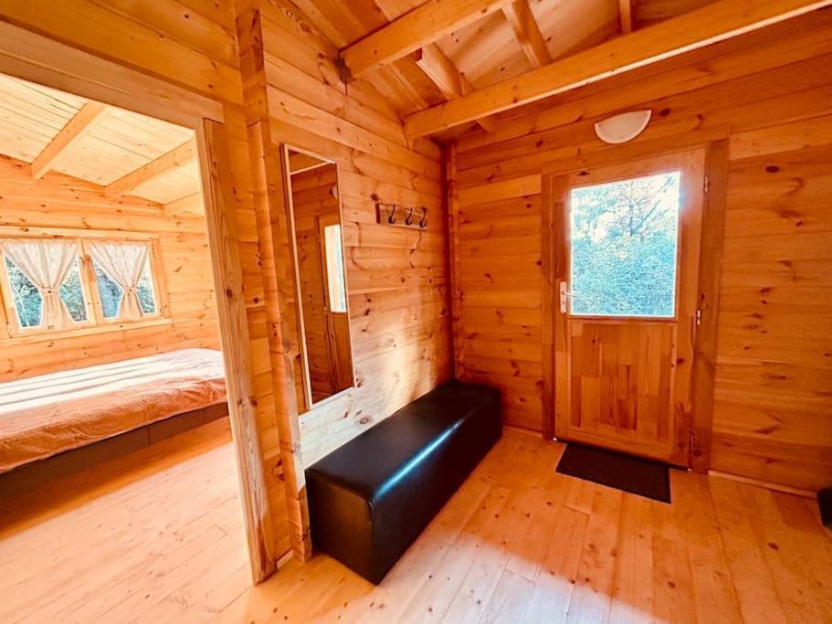 Chalet Bois Jacuzzi Bessan Exterior photo