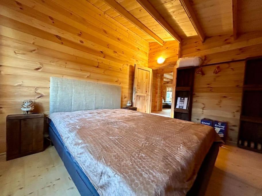 Chalet Bois Jacuzzi Bessan Exterior photo